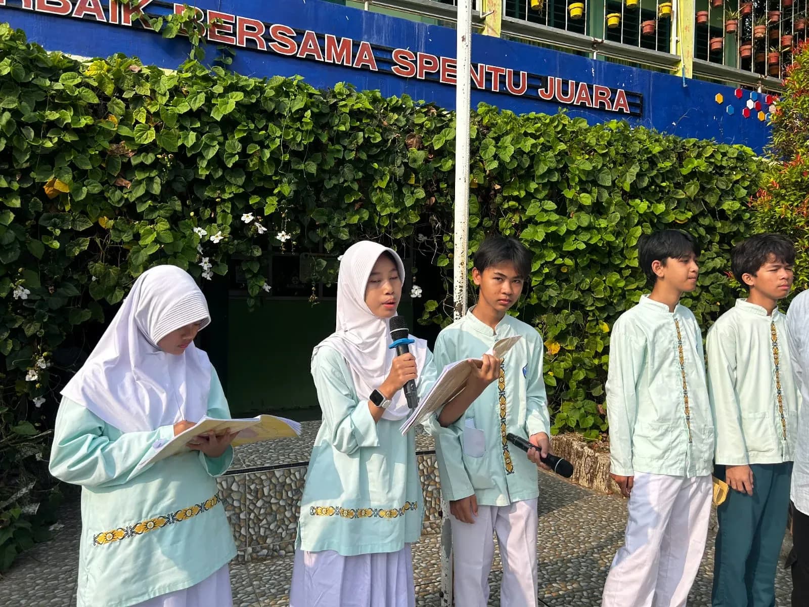 Membangun Budaya Literasi Lewat Mendongeng di SMPN 7 Cirebon