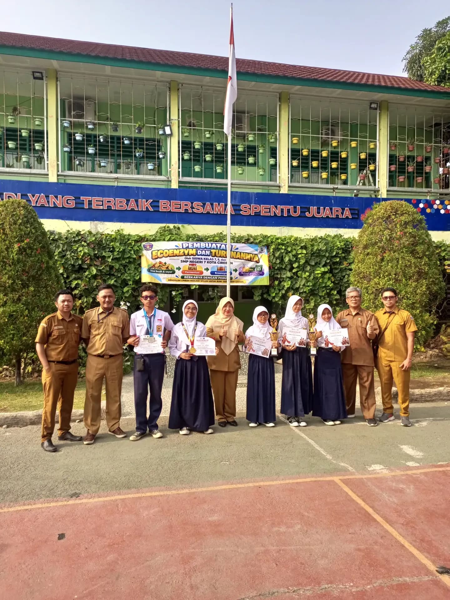 Siswa Berprestasi SMPN 7 Kota Cirebon Raih Banyak Juara