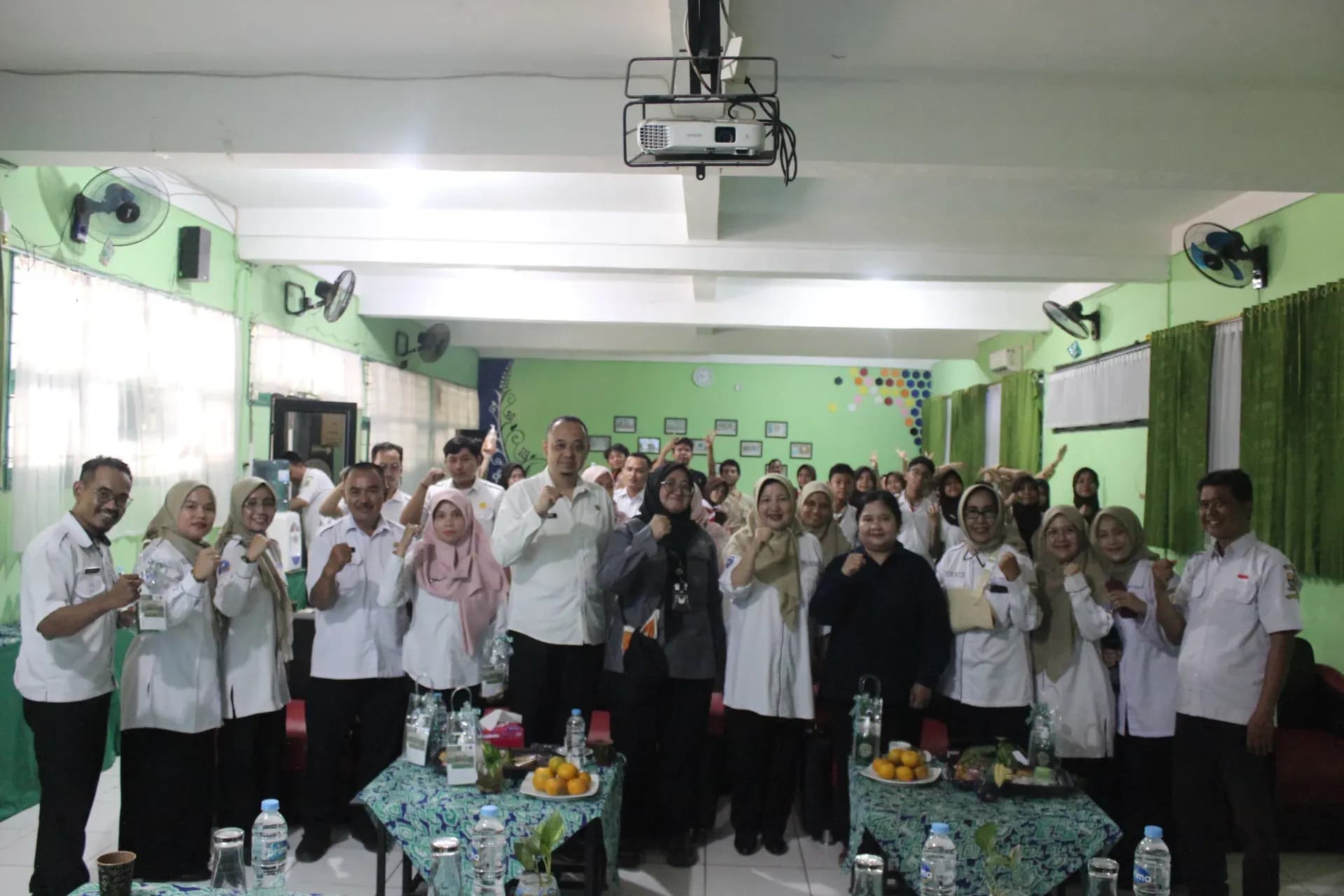 SMPN 7 Kota Cirebon Dikunjungi Tim Penilai Adipura Jabar